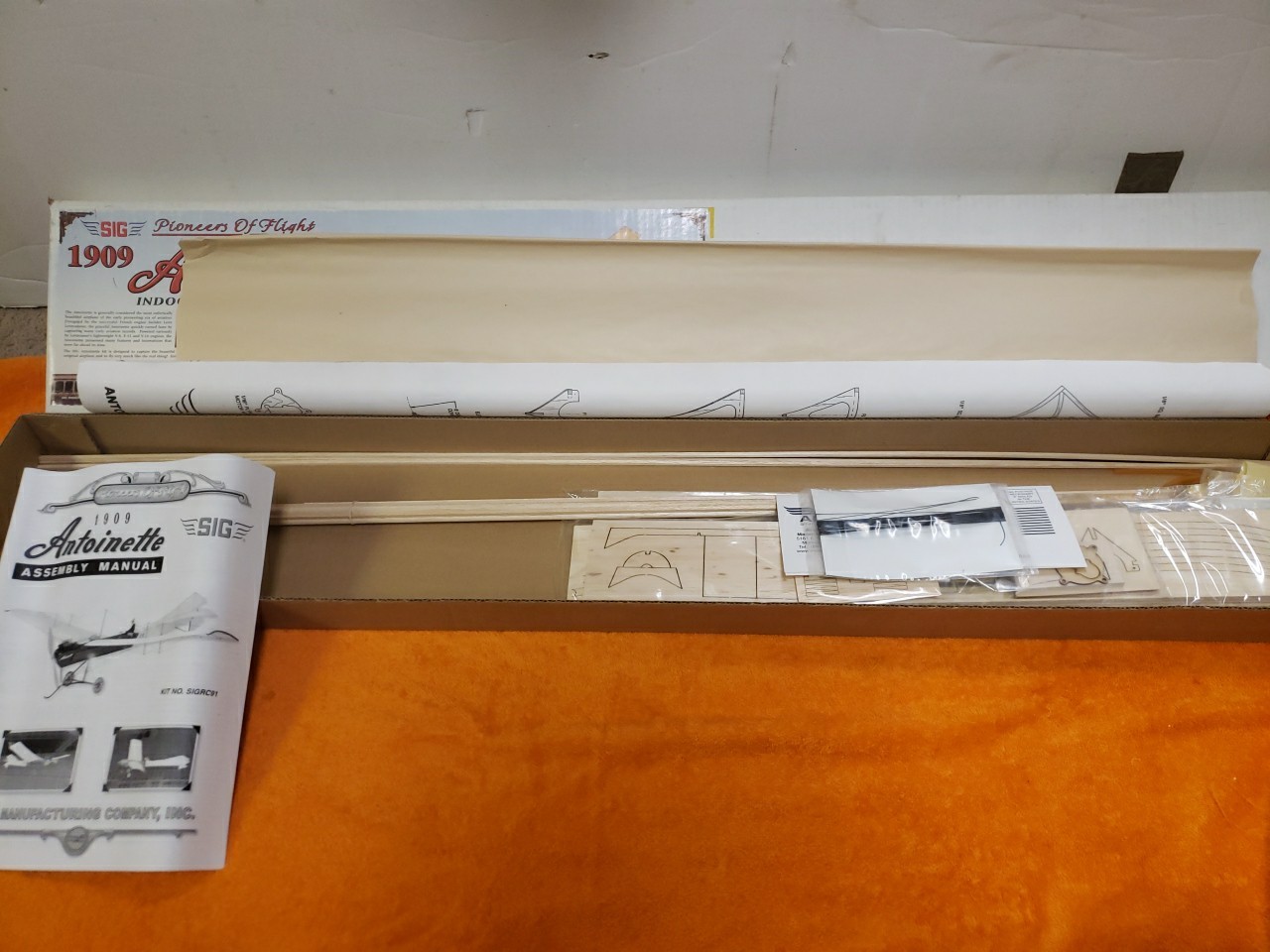 SIG Kit – Sig 1909 Antoinette Indoor RC Scale KIT – 49.25″ wingspan – New!