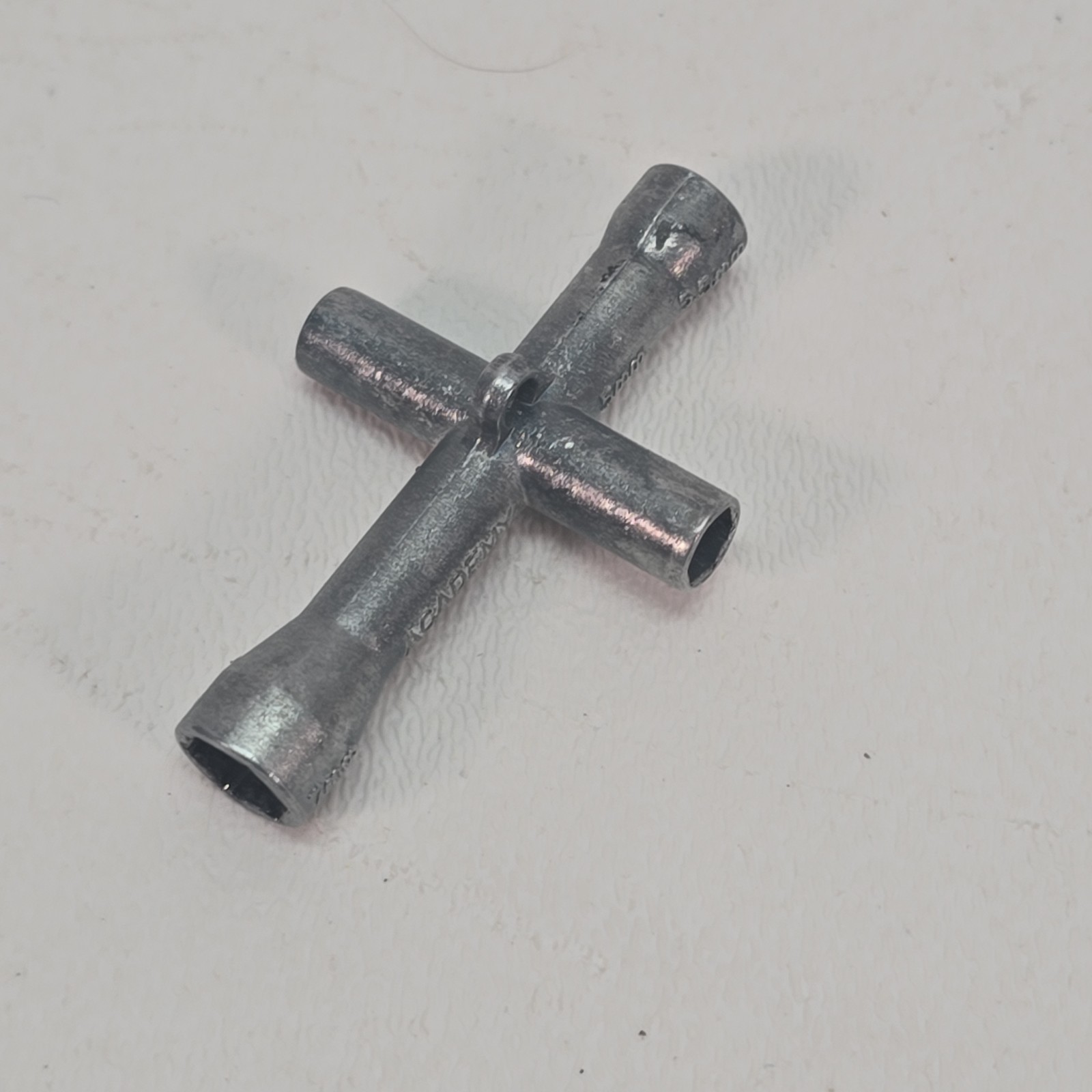 RC Tamiya Kit 4 Way Wrench Metric 