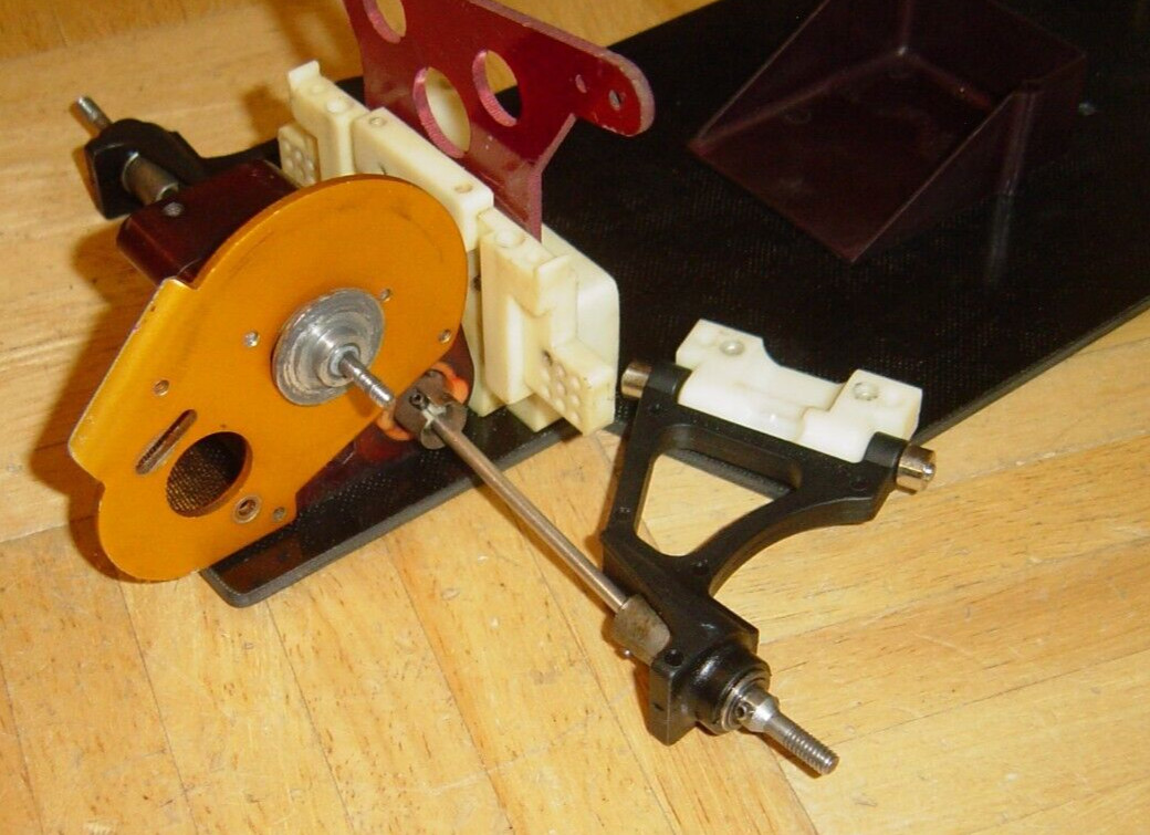 TEAM ASSOCIATED RC10 HOUGE SWING ARM CHASSIS ONLY FOR 6 GEAR NEW CNC CUT CARBON